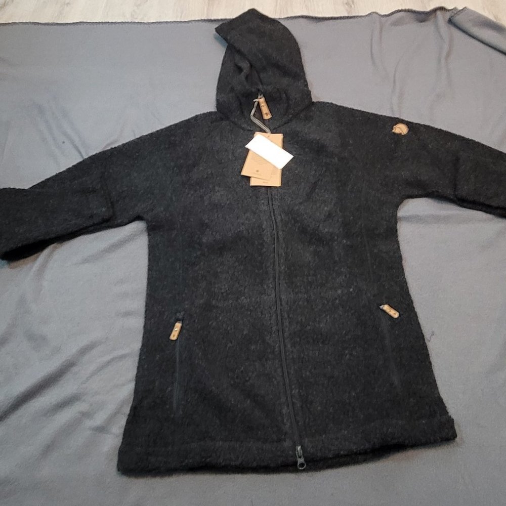 FJALLRAVEN HOODED FLEECE JACKET GREY MEDIUM